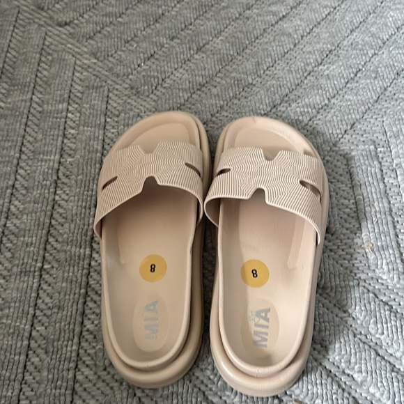 NTOT MIA Bertin Sandals - Picture 2 of 3